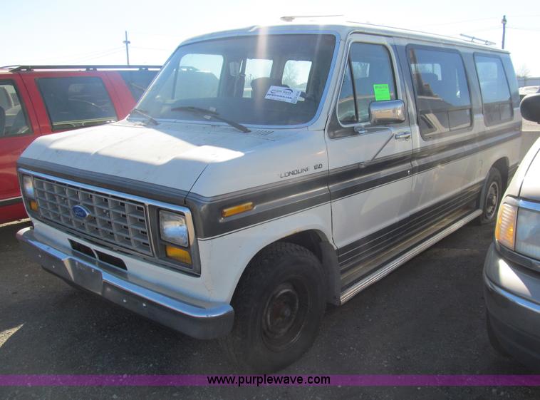 image for item G9596 1989 Ford Econoline E150 van