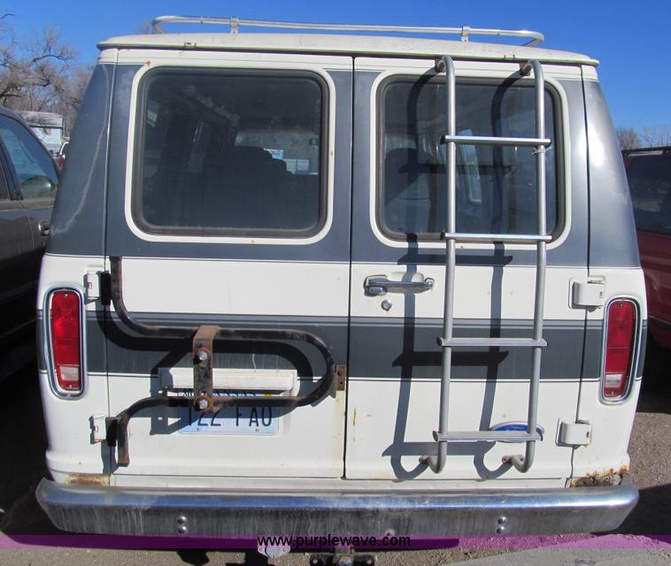 image for item G9596 1989 Ford Econoline E150 van