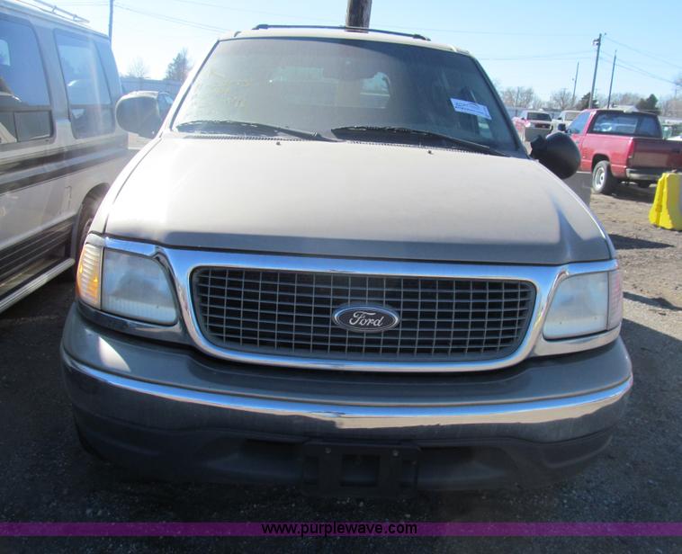 image for item G9598 2001 Ford Expedition XLT SUV