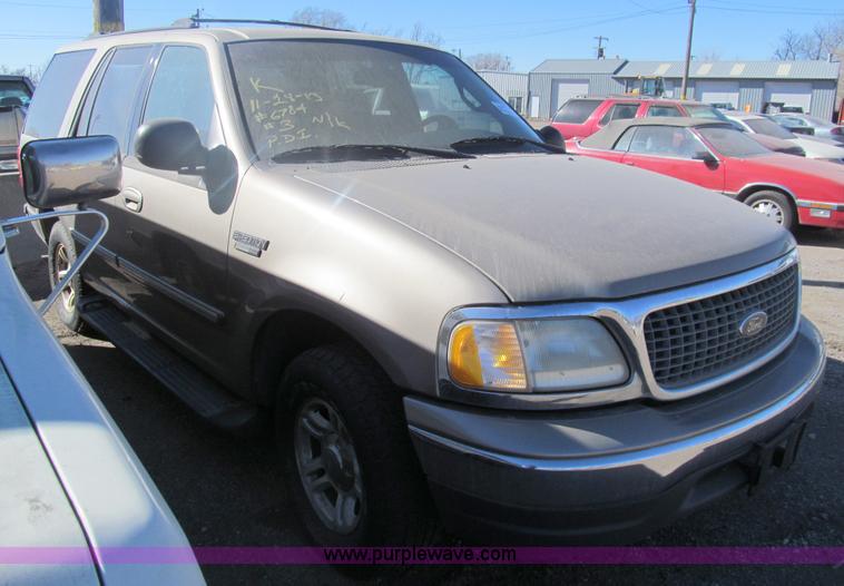 image for item G9598 2001 Ford Expedition XLT SUV