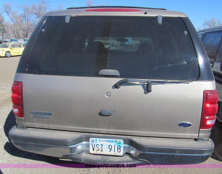 image for item G9598 2001 Ford Expedition XLT SUV