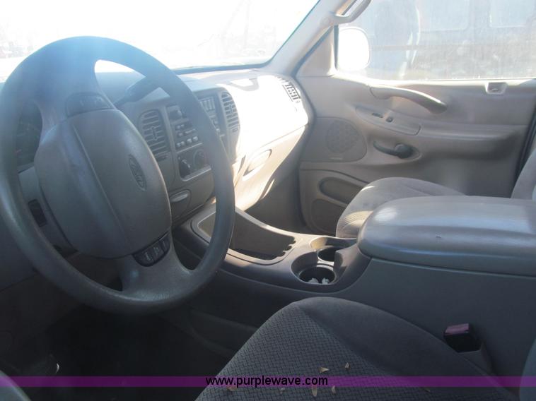 image for item G9598 2001 Ford Expedition XLT SUV