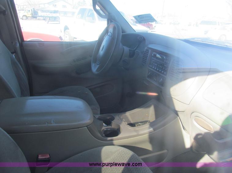 image for item G9598 2001 Ford Expedition XLT SUV