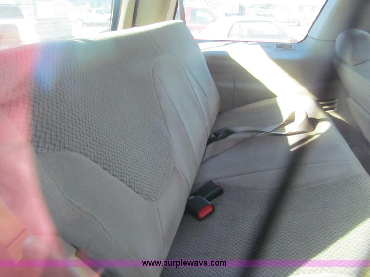 image for item G9598 2001 Ford Expedition XLT SUV