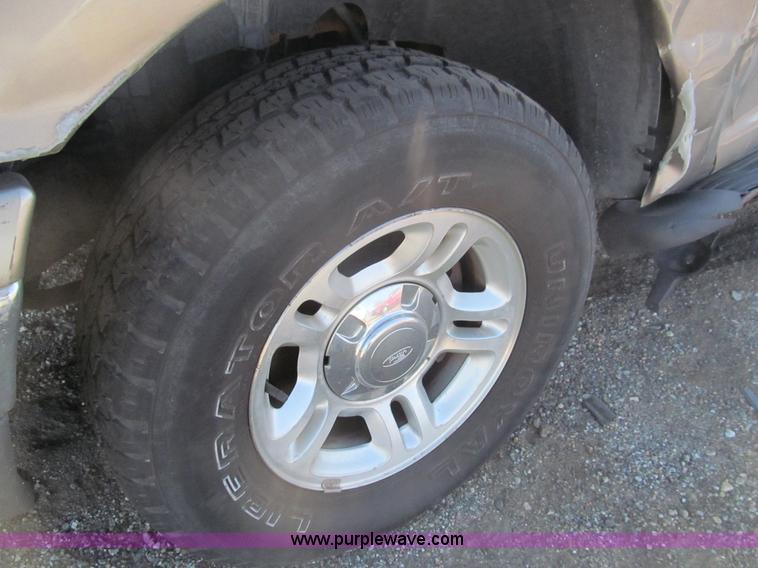 image for item G9598 2001 Ford Expedition XLT SUV