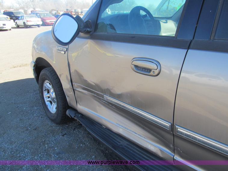 image for item G9598 2001 Ford Expedition XLT SUV