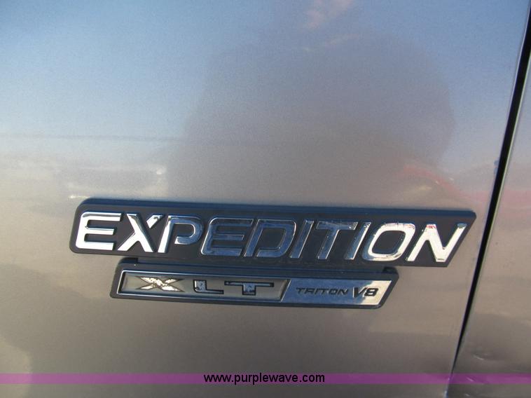 image for item G9598 2001 Ford Expedition XLT SUV