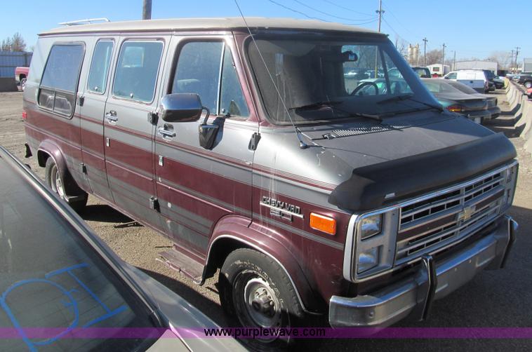image for item G9599 1988 Chevrolet G20 van