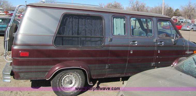 image for item G9599 1988 Chevrolet G20 van