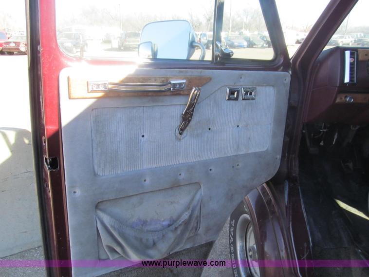 image for item G9599 1988 Chevrolet G20 van
