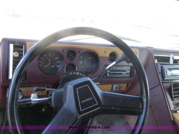 image for item G9599 1988 Chevrolet G20 van