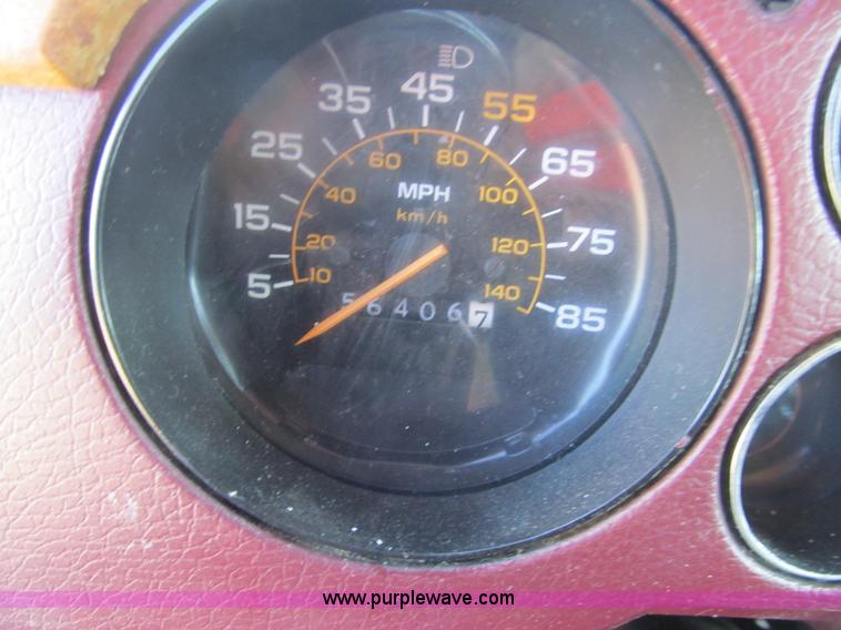 image for item G9599 1988 Chevrolet G20 van