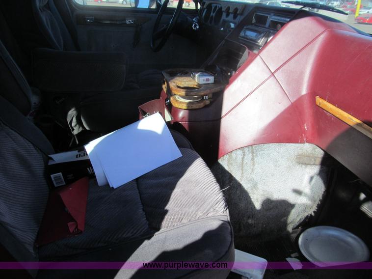 image for item G9599 1988 Chevrolet G20 van