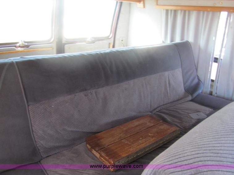 image for item G9599 1988 Chevrolet G20 van