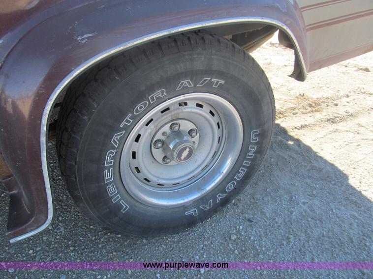 image for item G9599 1988 Chevrolet G20 van