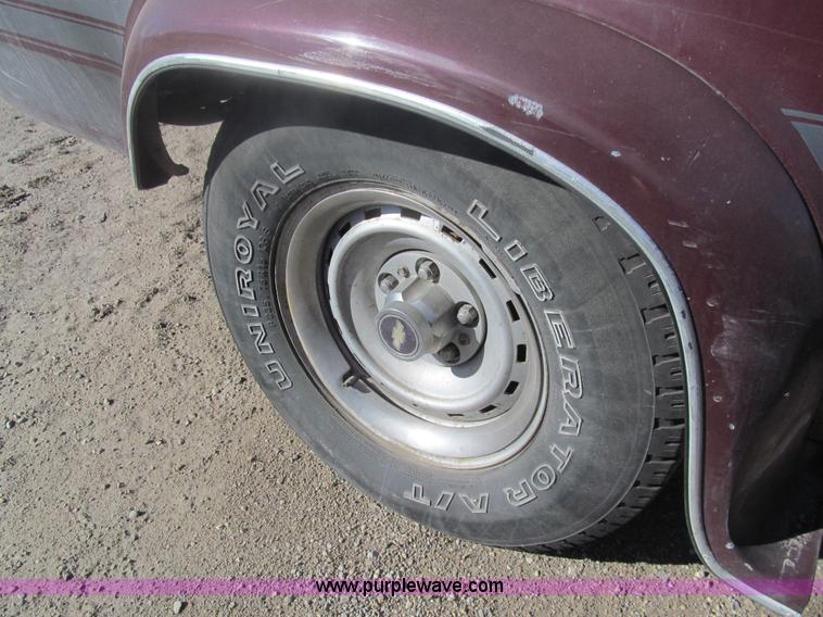 image for item G9599 1988 Chevrolet G20 van