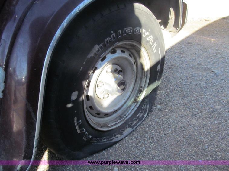 image for item G9599 1988 Chevrolet G20 van