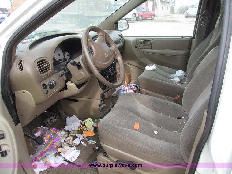 image for item G9612 2002 Dodge Grand Caravan Sport van