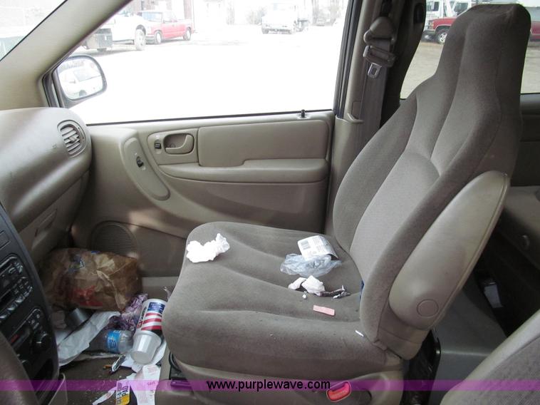 image for item G9612 2002 Dodge Grand Caravan Sport van