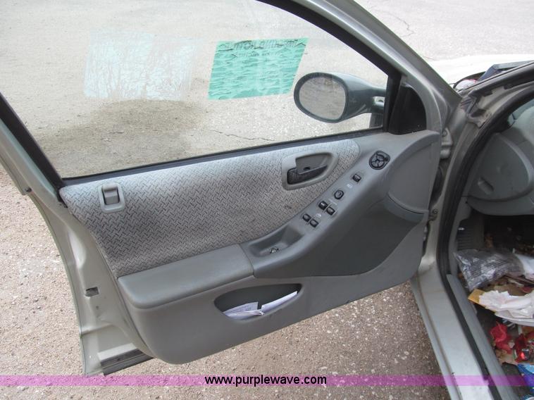 image for item G9613 2000 Dodge Stratus SE