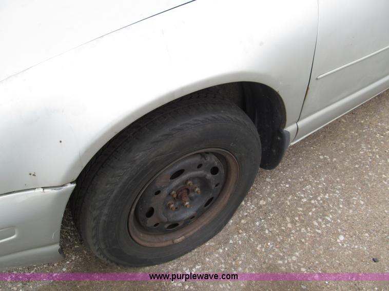 image for item G9613 2000 Dodge Stratus SE