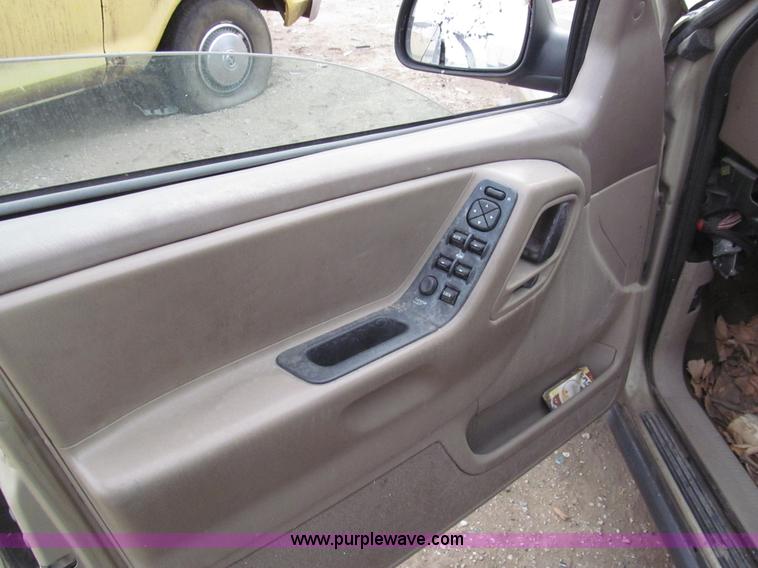 image for item G9614 2001 Jeep Grand Cherokee Laredo SUV