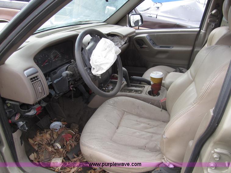 image for item G9614 2001 Jeep Grand Cherokee Laredo SUV