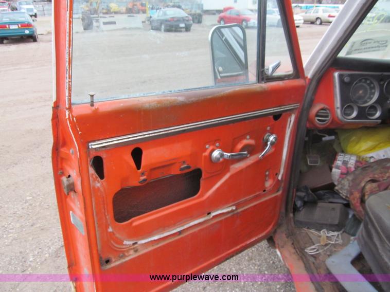 image for item G9616 1970 Chevrolet C10 pickup truck