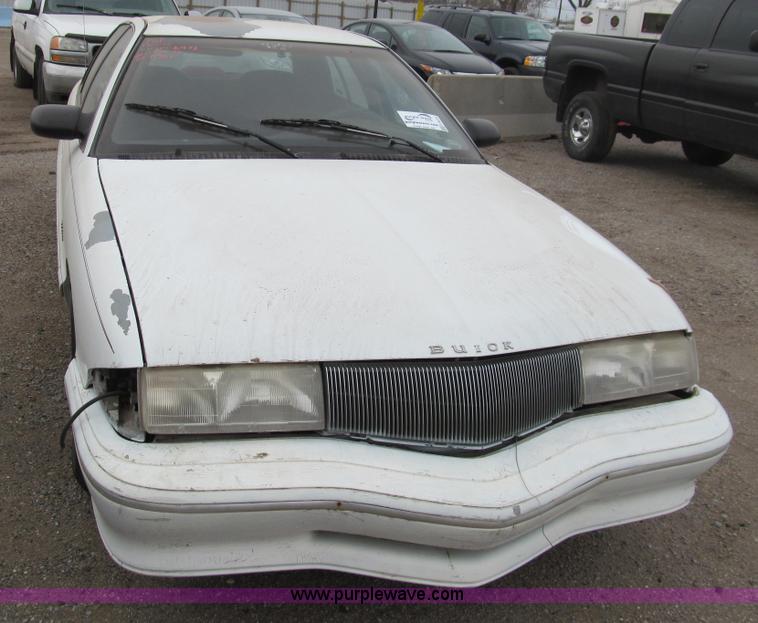image for item G9618 1993 Buick Skylark Custom