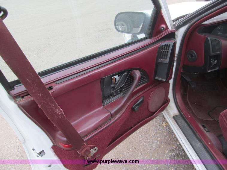 image for item G9618 1993 Buick Skylark Custom
