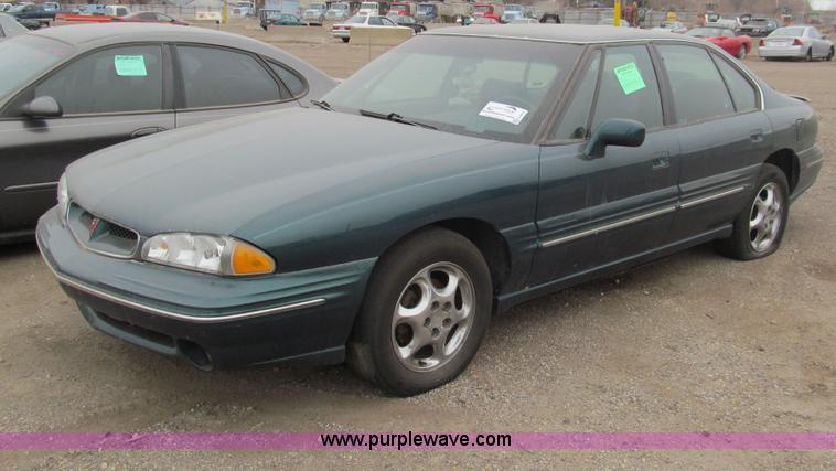 image for item G9620 1996 Pontiac Bonneville SE