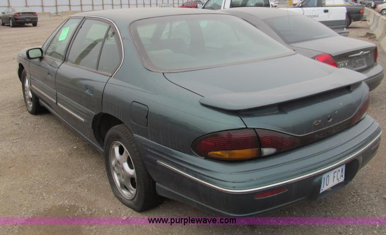 image for item G9620 1996 Pontiac Bonneville SE
