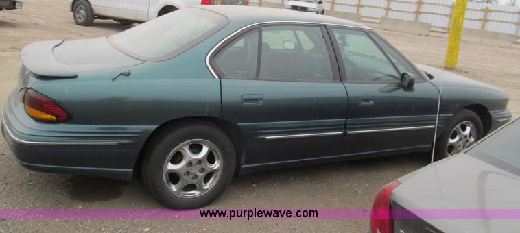 image for item G9620 1996 Pontiac Bonneville SE
