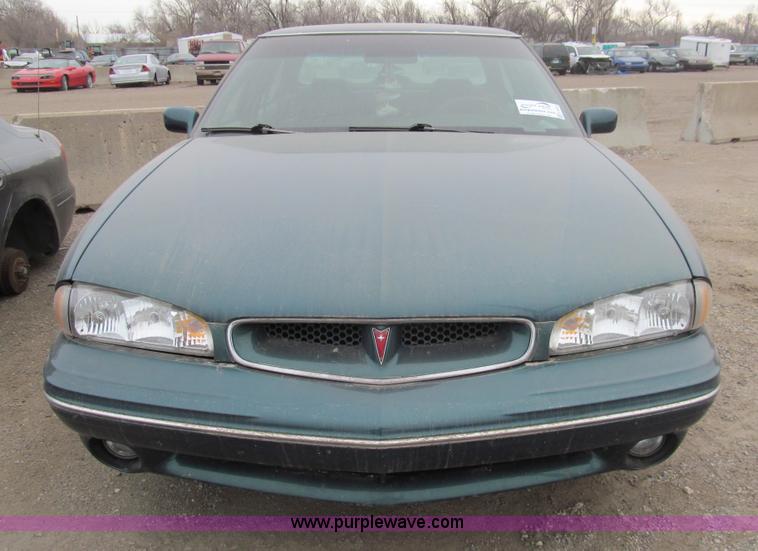 image for item G9620 1996 Pontiac Bonneville SE