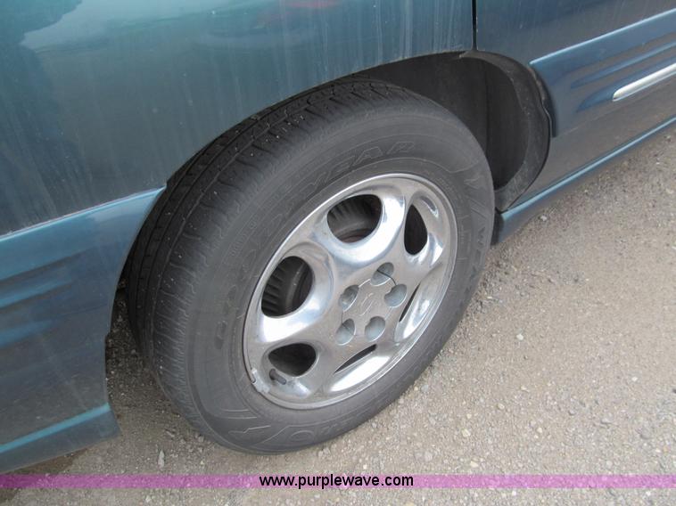 image for item G9620 1996 Pontiac Bonneville SE