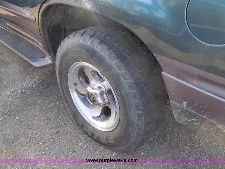 image for item G9642 1997 Mercury Mountaineer SUV