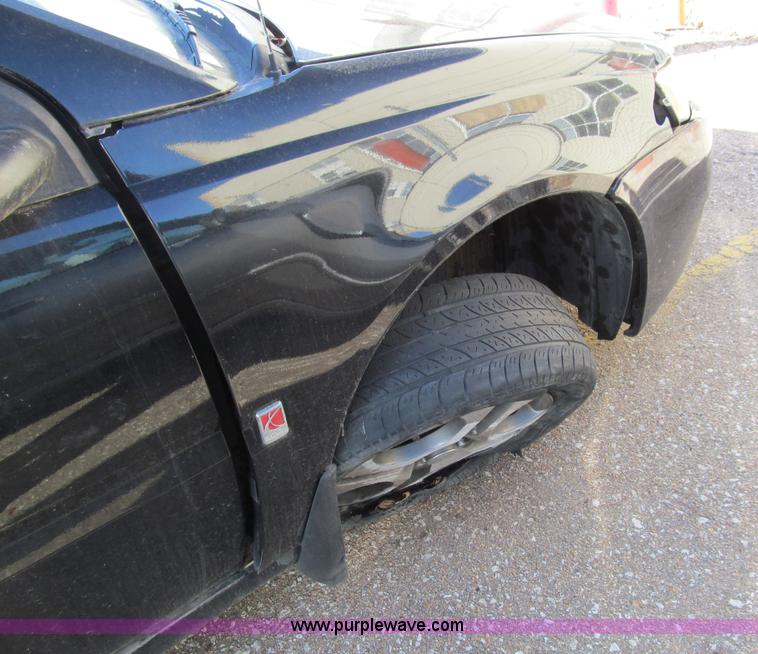 image for item G9648 2005 Saturn Ion Sedan 3