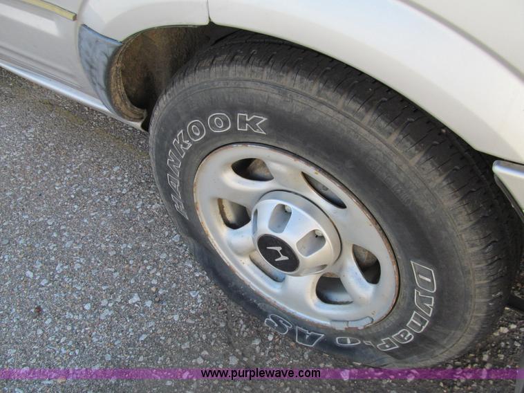 image for item G9649 2001 Honda Passport