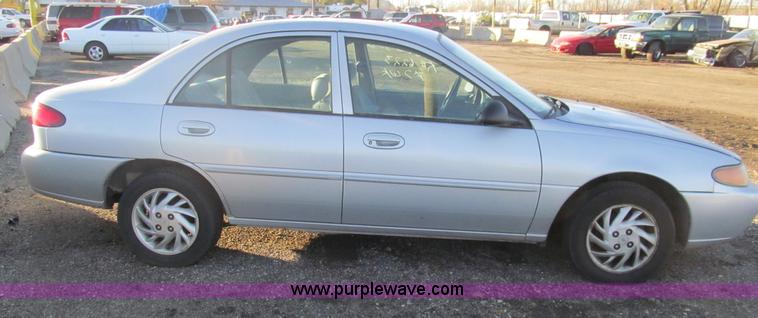 image for item G9651 1998 Ford Escort SE