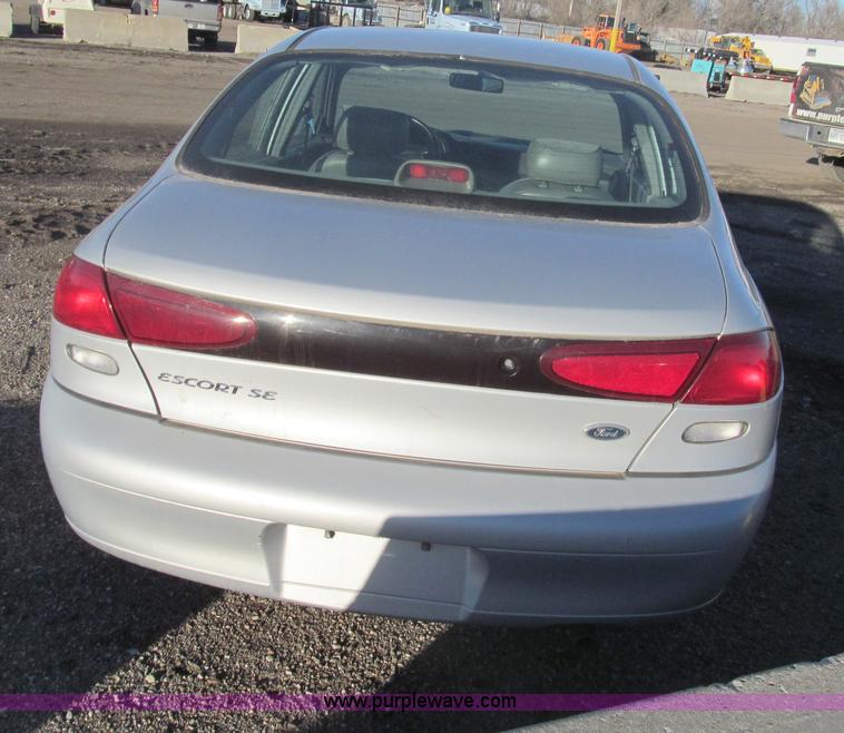 image for item G9651 1998 Ford Escort SE