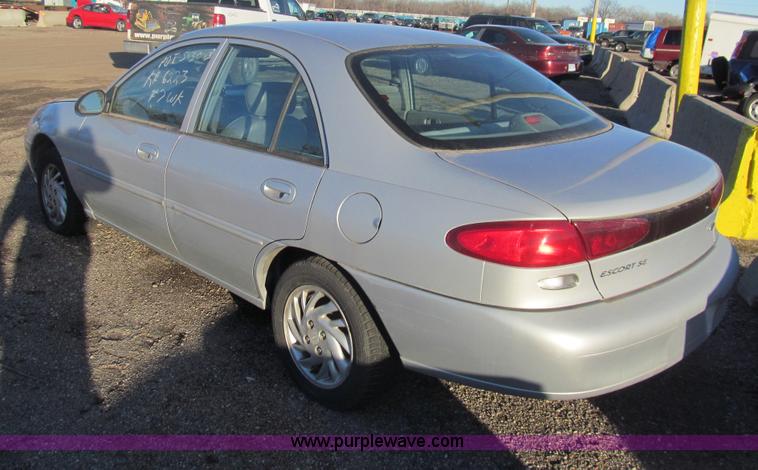 image for item G9651 1998 Ford Escort SE