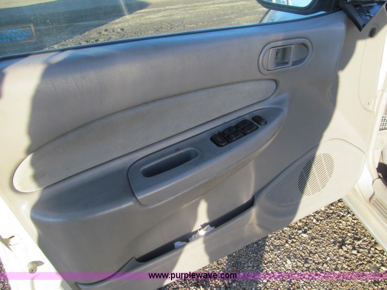 image for item G9651 1998 Ford Escort SE