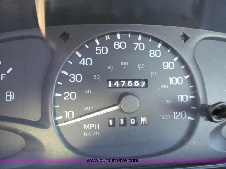 image for item G9651 1998 Ford Escort SE