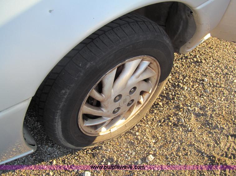 image for item G9651 1998 Ford Escort SE