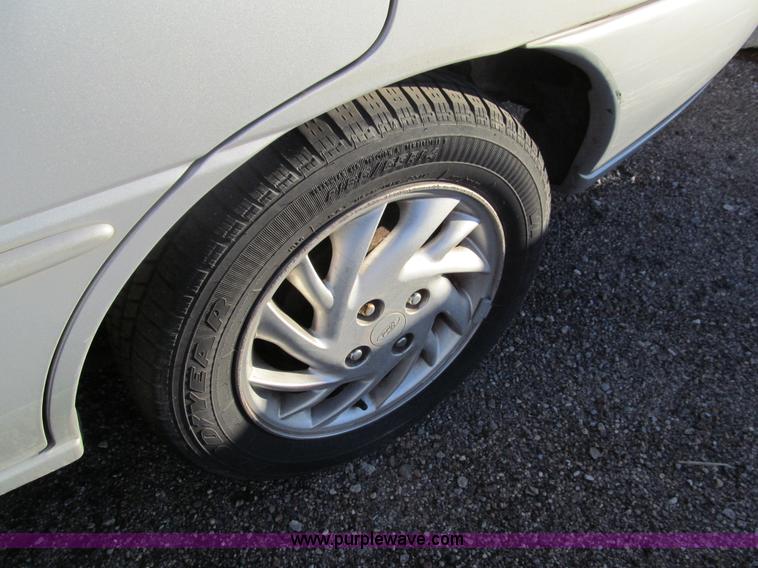 image for item G9651 1998 Ford Escort SE