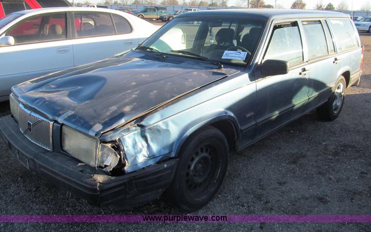 image for item G9652 1993 Volvo 940