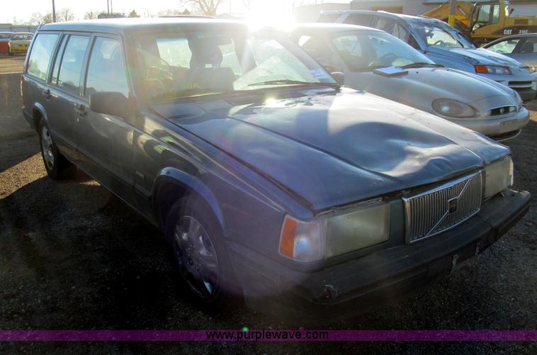 image for item G9652 1993 Volvo 940
