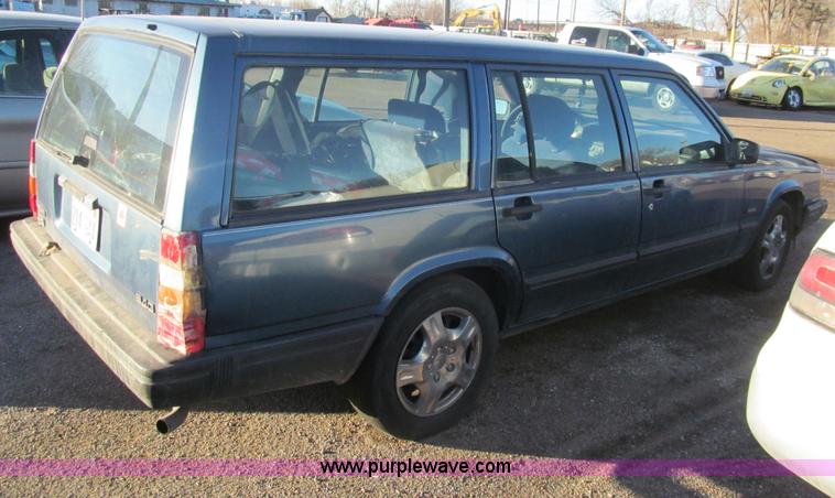 image for item G9652 1993 Volvo 940