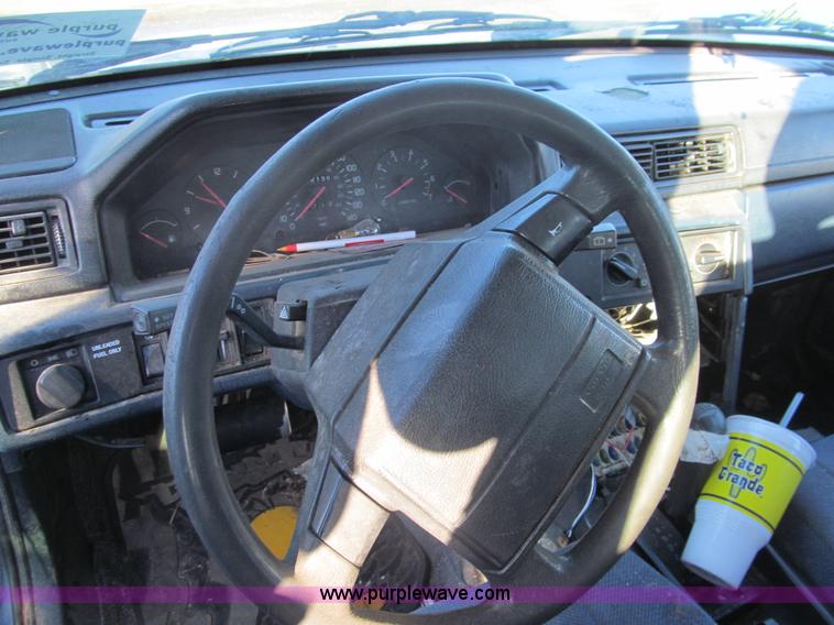 image for item G9652 1993 Volvo 940