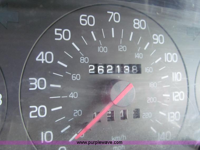 image for item G9652 1993 Volvo 940